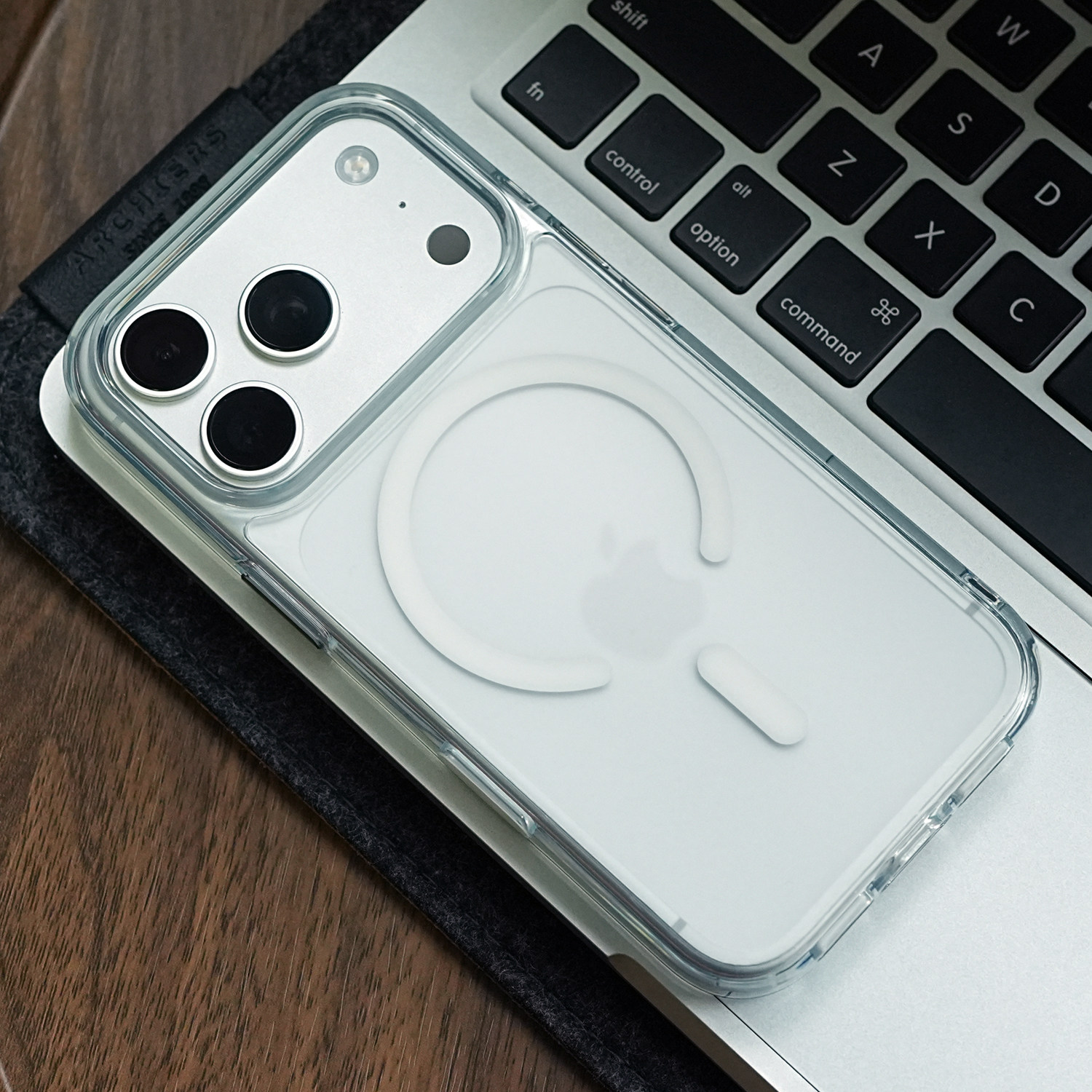 米斯登带相机按键适用苹果iPhone17ProMax手机壳磨砂16全包透明15防摔14p保护套plus电容MagSafe磁吸简约新款