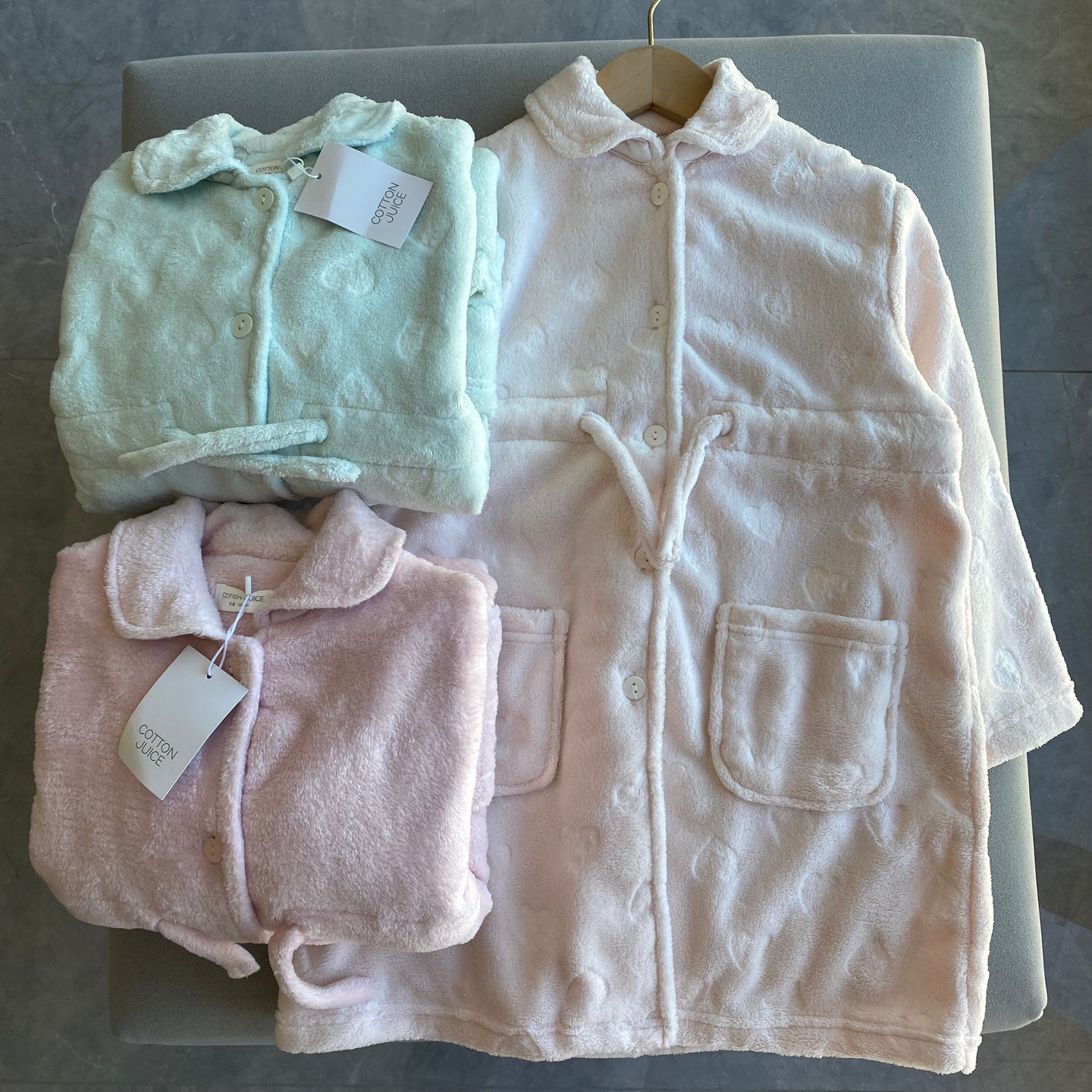 外贸单秋冬小中大男童女童带帽扣子珊瑚绒家居服儿童睡衣睡袍浴袍