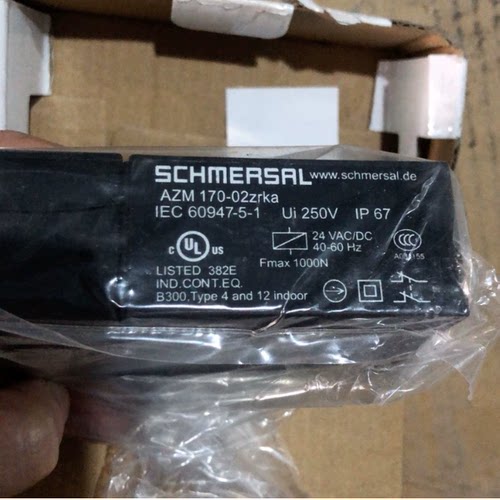 SCHMERSRL安全门锁开关AZM170-02zra   议价