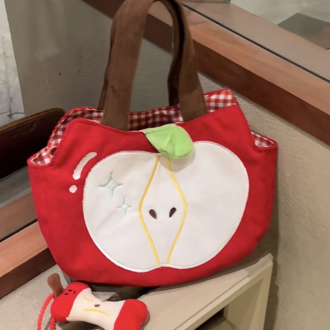 超可爱！2026新款红色灯芯绒苹果包包女日常通勤百搭单肩手提包包,箱包皮具/热销女包/男包,托特包,淘宝优惠券,粉丝福利购,淘宝优惠卷