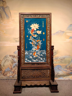 郎世宁作品红木镶瓷板画珐琅掐丝九鱼呈祥隔断屏风陶瓷手绘插屏