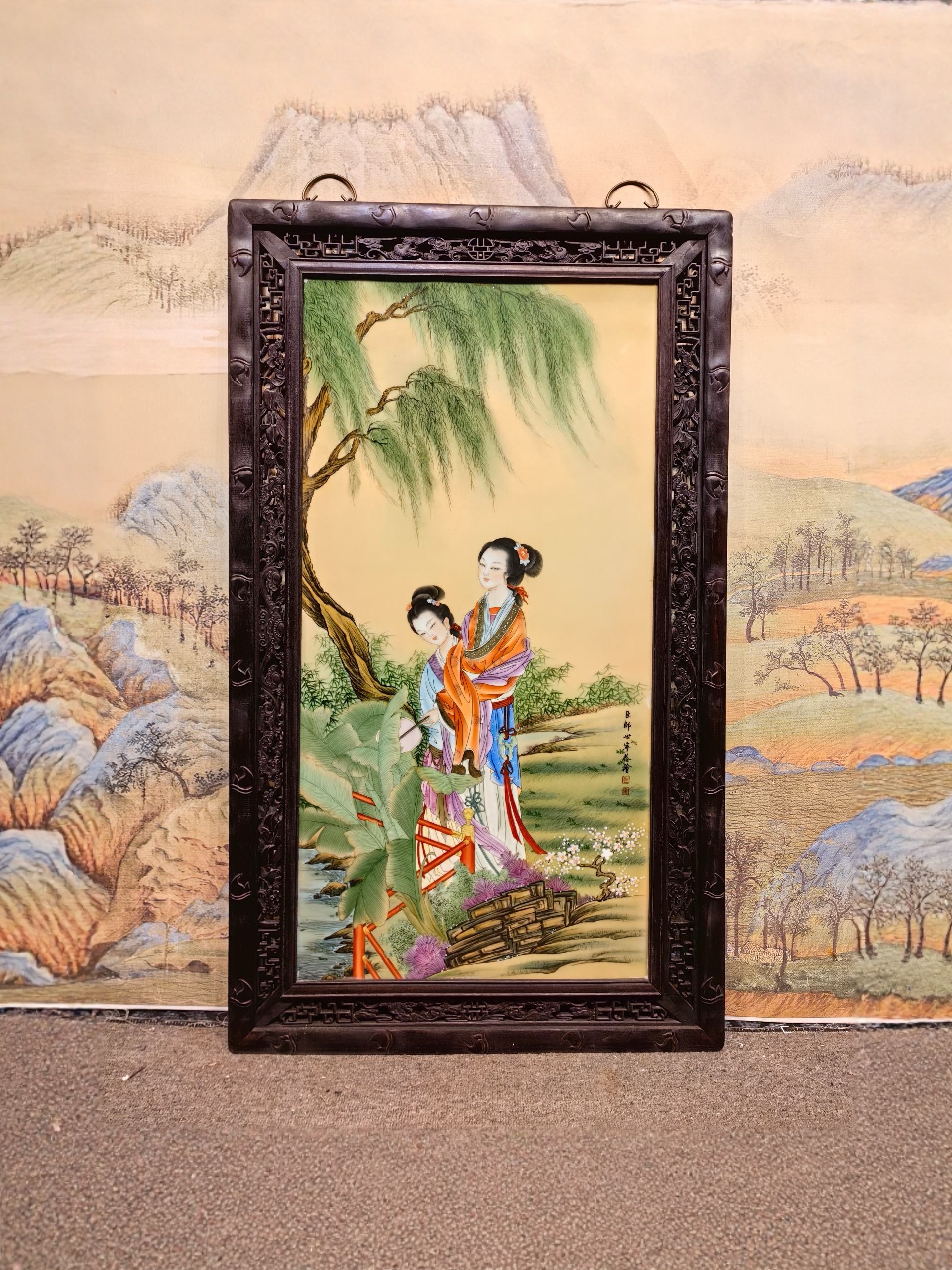 郎世宁作品红木镶瓷板画粉彩人物仕女图中堂挂屏名家纯手绘陶瓷画