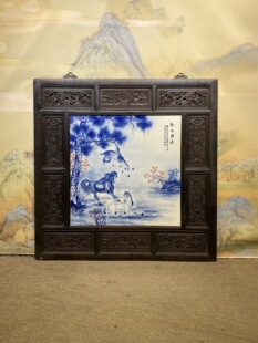 王步作品红木透雕镶瓷板画手绘青花动物马上封侯四方挂屏纯手绘画