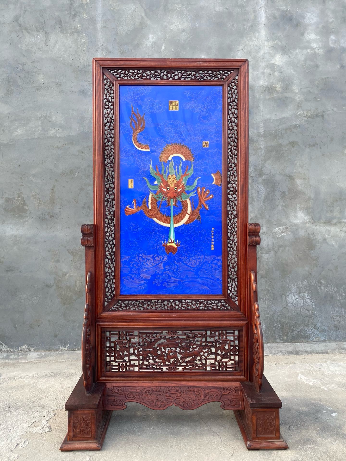郎世宁作品红木镶瓷板画珐琅掐丝龙纹隔断屏风名家手绘景德镇陶瓷