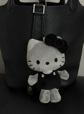 日本官方正品正版旗舰50周年水泥灰Hello Kitty挂件黑皮挂饰毛绒