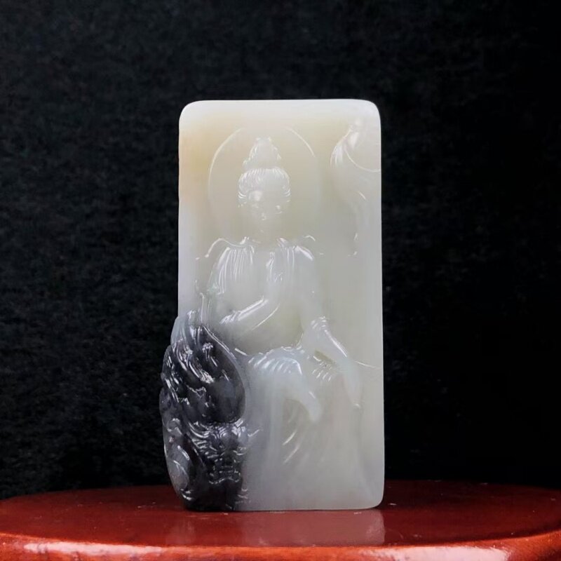 新疆和田玉青花籽料观音牌子天然玉石黑白分明苏工雕刻吊坠挂件