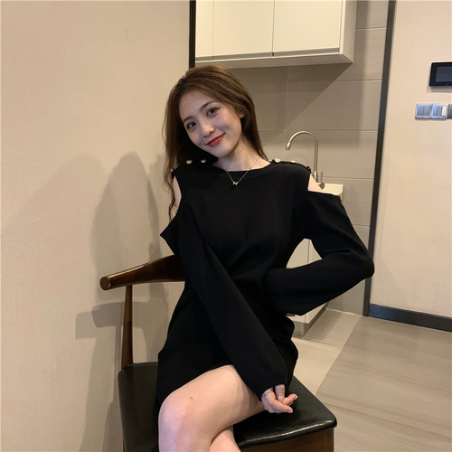 Real shot off-shoulder slim knitted dress