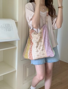 原创 复古彩色碎花包休闲斜挎包洋气斜挎单肩小众emis印花布袋