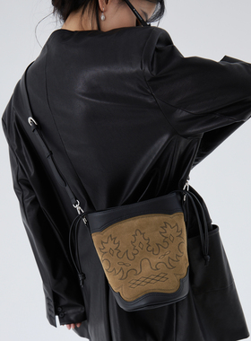 DirtySix /原创 Bronson 布朗森骑士水桶 2色 极简风水桶包