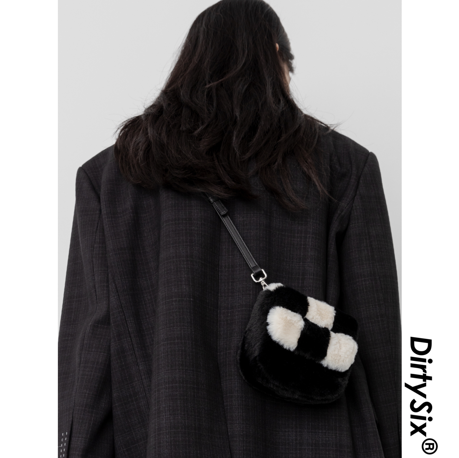 原创黑白大麦棋盘毛毛小方包