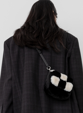 DirtySix •原创 黑白大麦町 棋盘格毛毛小方包