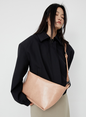 DirtySix /原创  软烤饺子包  晕染牛皮  大容量斜挎包