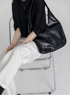 DirtySix •原创 黑天鹅 极简线条宽肩带 单肩托特包