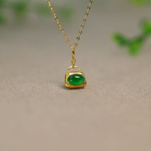 #M044 18K金冰绿缅甸天然A货翡翠蛋面锁骨小吊坠挂坠 不含链