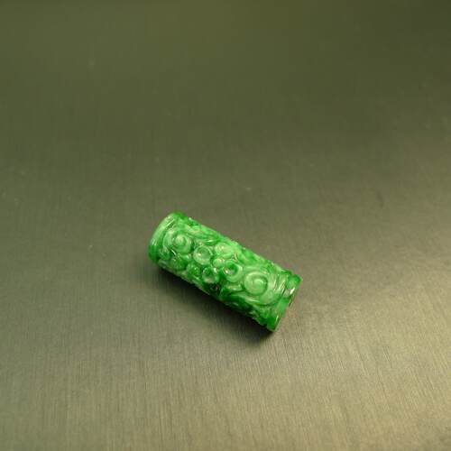 翡翠圆柱形雕花桶珠管珠吊坠
