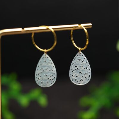 天然A货翡翠镂空雕花水滴形耳坠