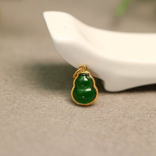 冰种辣绿天然A货翡翠葫芦小吊坠