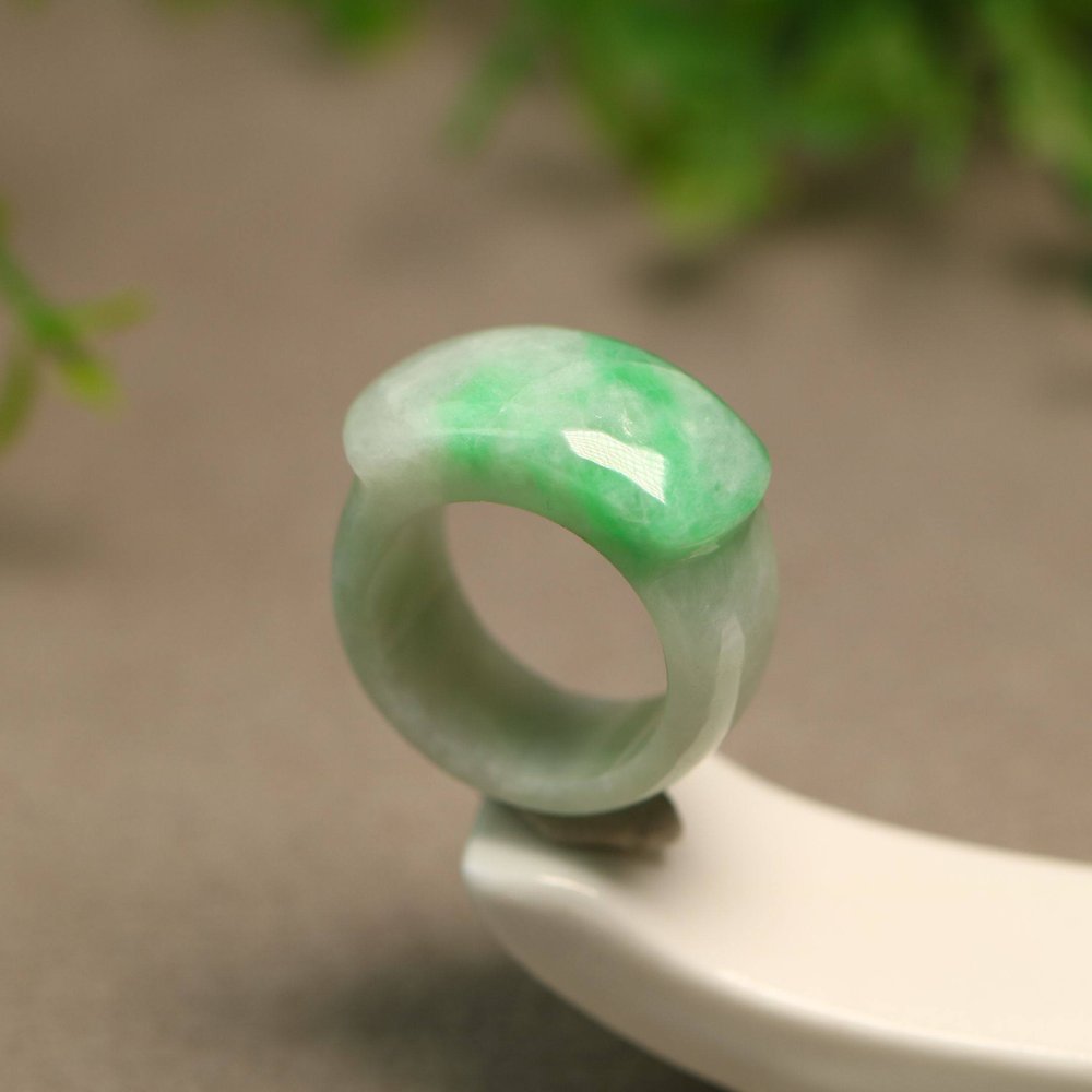飘阳绿天然A货翡翠马鞍戒指
