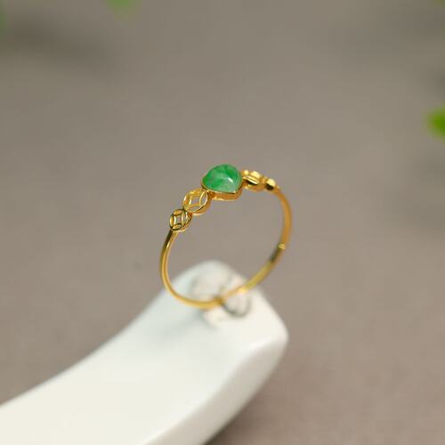 缅甸天然A货翡翠桃心形戒指