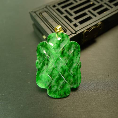 天然A货翡翠中国结盘肠吊坠