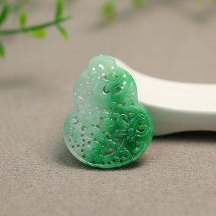 E725飘阳绿天然A货翡翠镂空雕花葫芦吊坠花片