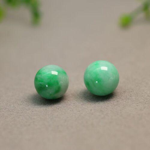 白底青飘辣绿天然A货翡翠珠子