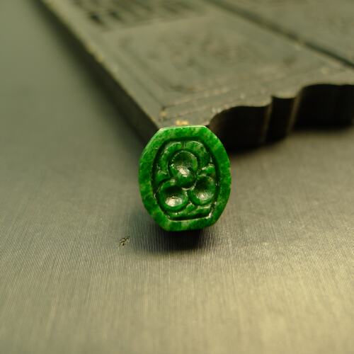 缅甸天然A货翡翠雕花扁鼓珠桶珠
