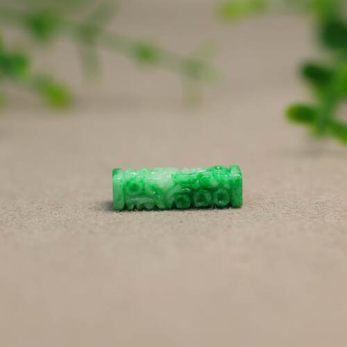 天然翡翠长方柱条形雕花路路通