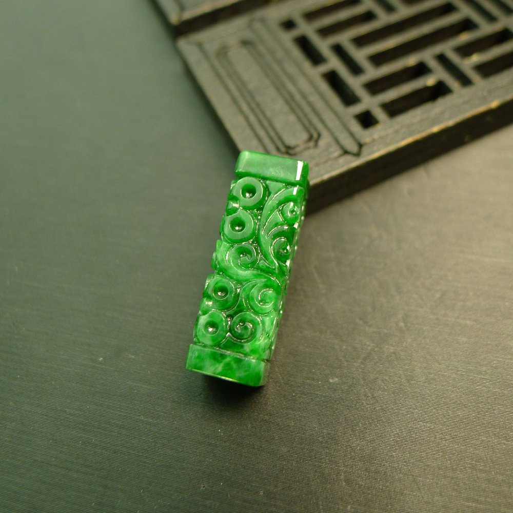 翡翠长方柱条形龙纹雕花管珠桶珠