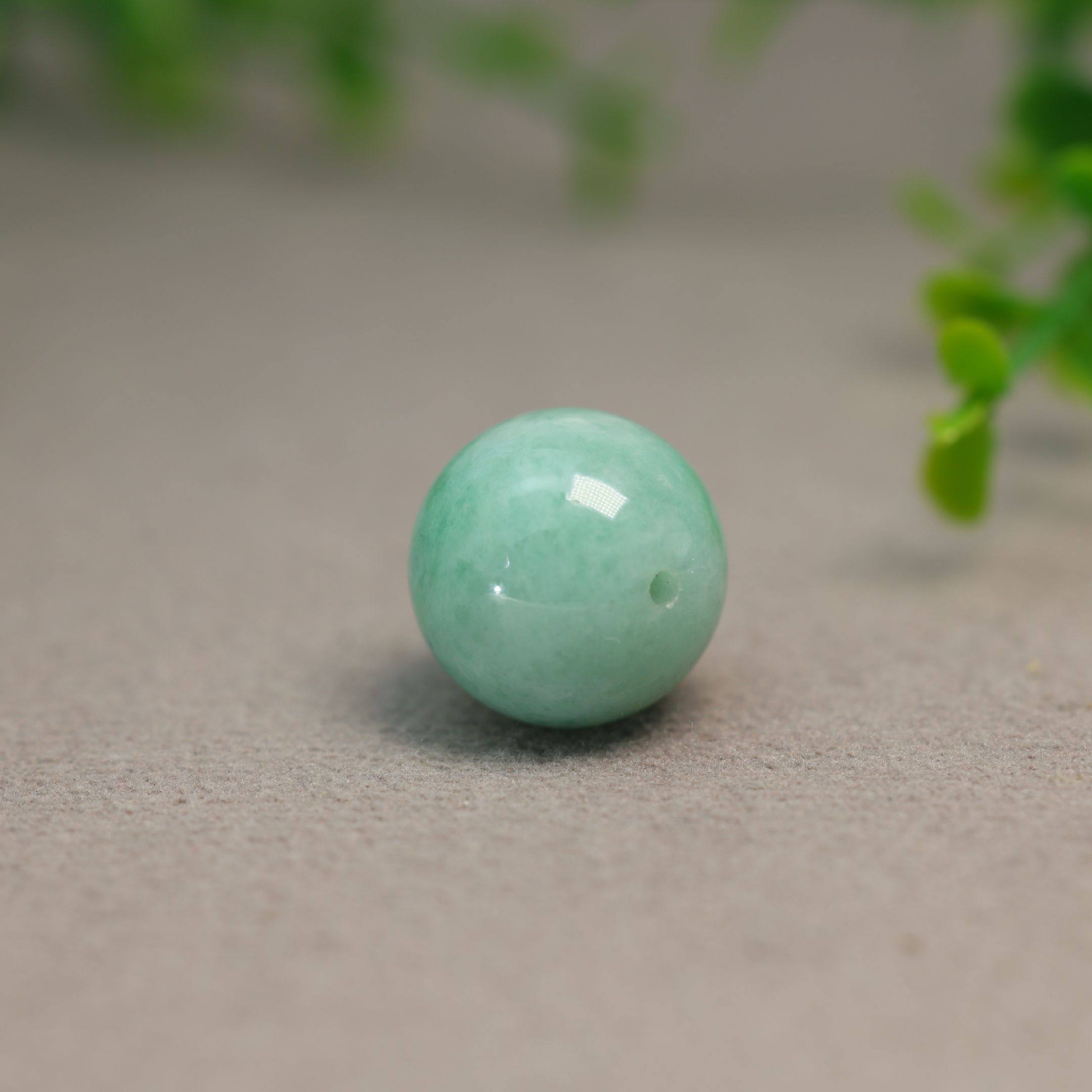 缅甸天然A货翡翠素面大圆珠子