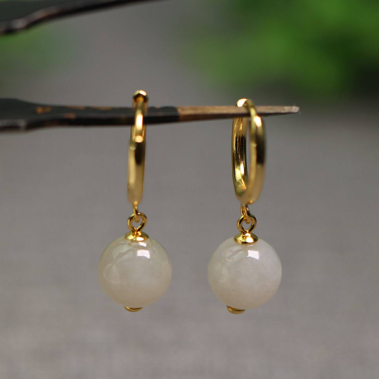 白冰天然A货翡翠素面圆珠子耳坠