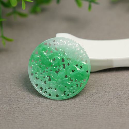 天然A货翡翠圆形雕花吊坠花片