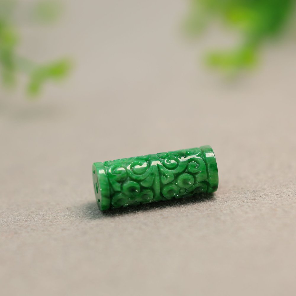 翡翠圆柱形雕花管珠桶珠吊坠