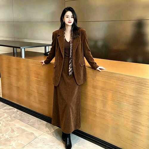 大码棕色雪尼尔西装套裙200斤
