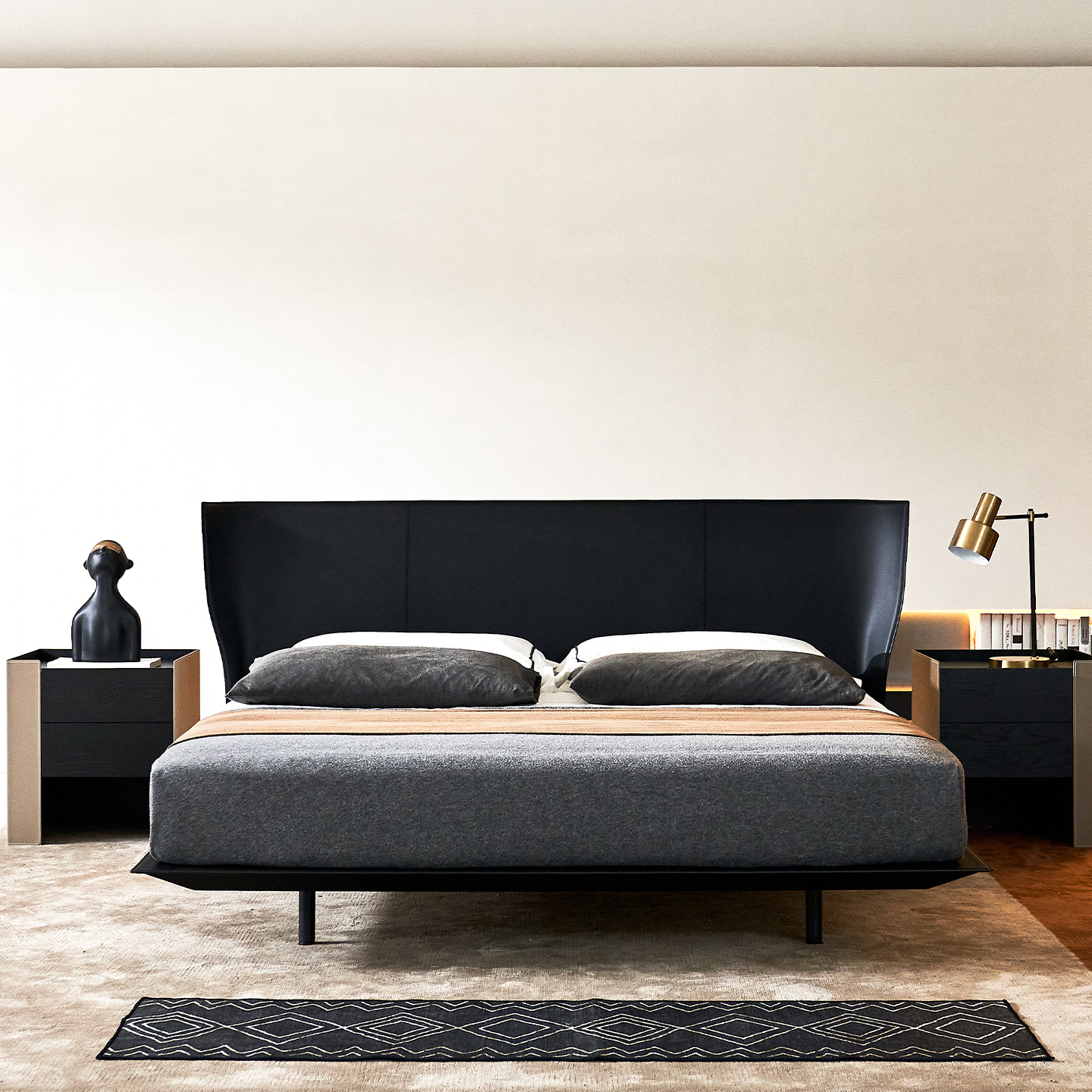 爱丽丝悬浮床风马鞍硬皮双人床