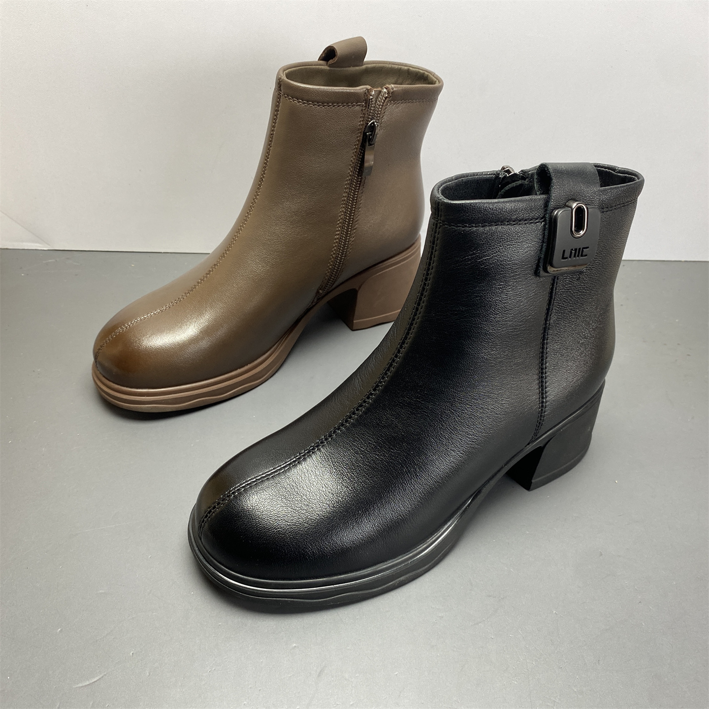 短靴中跟厚底加绒切尔西靴女