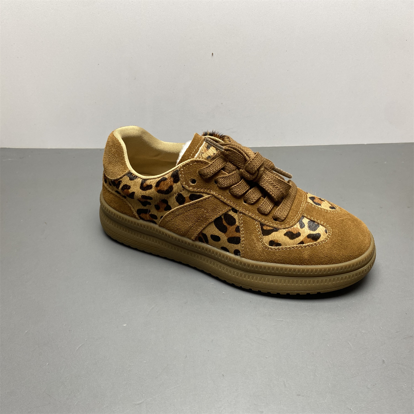 透气系带圆头厚底休闲鞋女