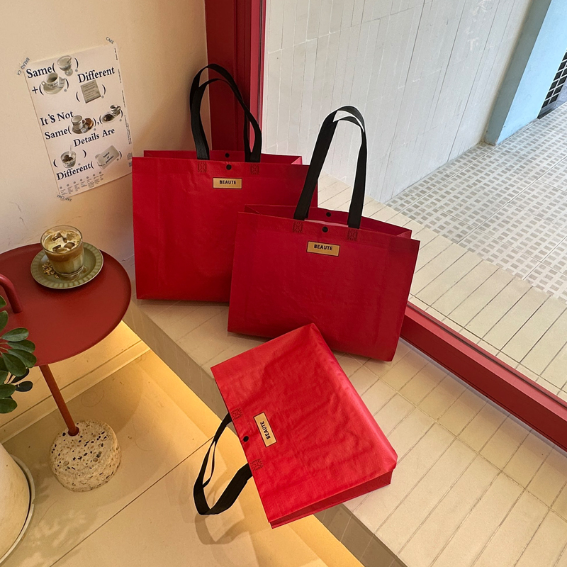 红色无纺布编织袋大容量简约