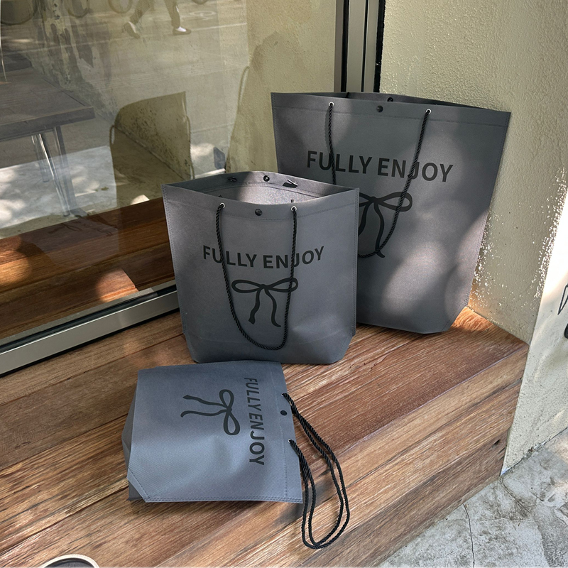 灰色无纺布手提袋服装店礼品袋环保购物袋定制logo手提袋包装袋