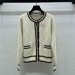 2026早春新品 圆领撞色条纹刺绣字母舒适柔软针织开衫