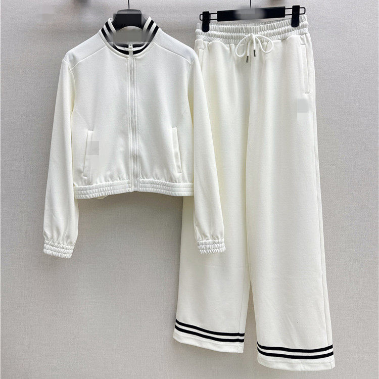 2026早春新款圆领撞色条纹刺绣蜜蜂外套+松紧腰休闲裤套装