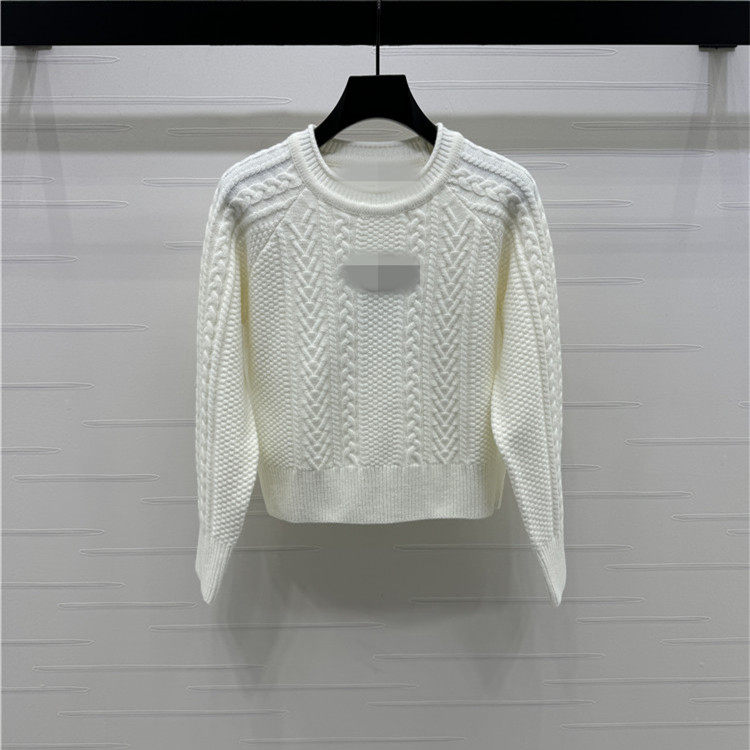 2025秋冬新款圆领刺绣logo徽标麻花针织衫毛衣