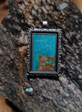 绿松石镶嵌925银吊坠油画风