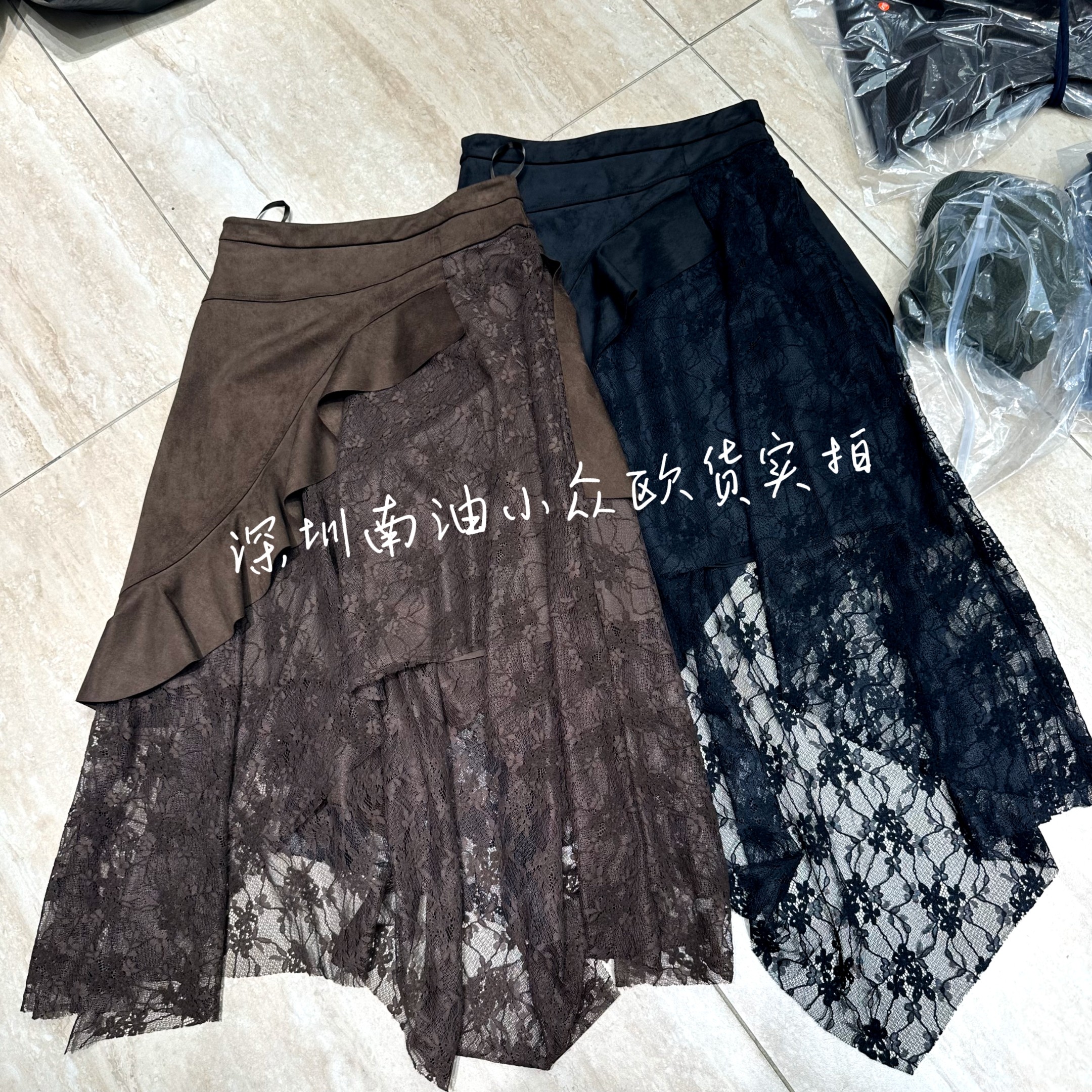 南油小众欧货2026秋季新款时尚鹿皮绒拼蕾丝不规则设计感半身裙女