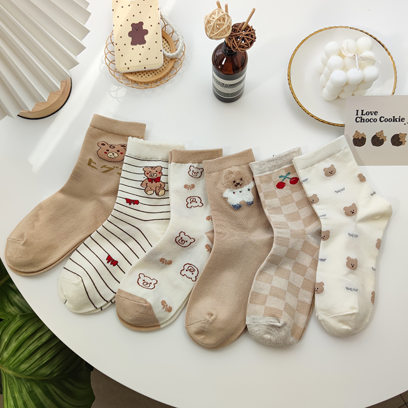 小熊秋季ins网红驼色少女袜子