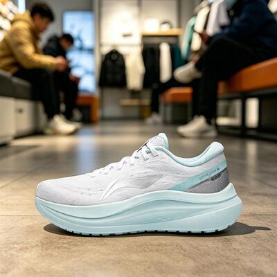 李宁女子跑步鞋稳定缓震