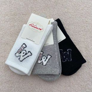 保暖外穿吸汗防臭 M字母女棉袜25新款 梦娜时尚 中高筒时尚
