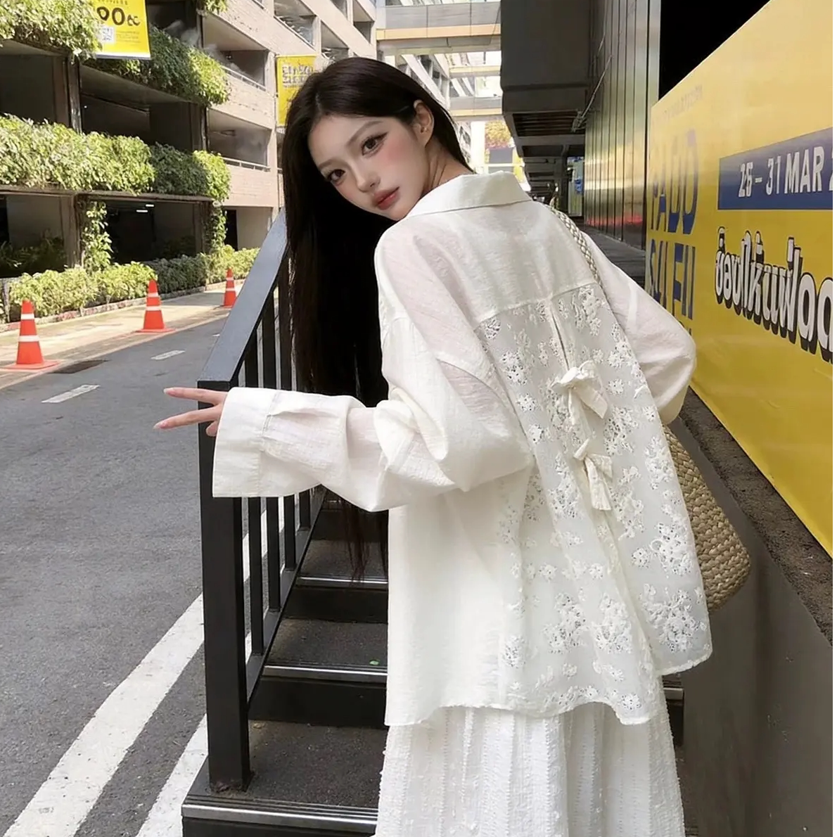 甜美风蕾丝衫白色衬衫女纯欲露背防晒衬衣薄款长袖外套法式上衣潮