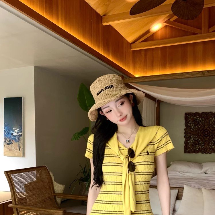 纯欲性感针织短袖连衣裙女夏季新款修身显瘦条纹包臀短裙披肩套装