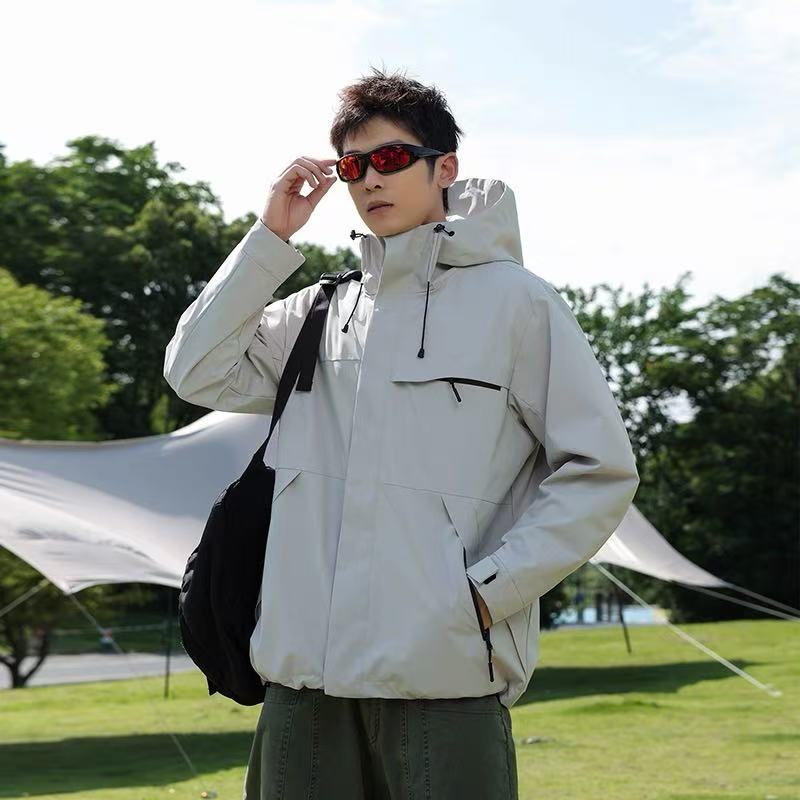 男装-2025年冬季新款三合一保暖外套男士百搭冲锋衣派克服